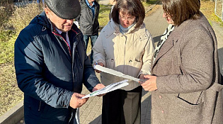 Глава города Лидия Удалова провела выездное рабочее совещание на месте будущего сквера в посёлке Ветлужский